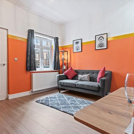 4 Bedroom, 2 Bath In Newcastle Town Centre Extérieur photo