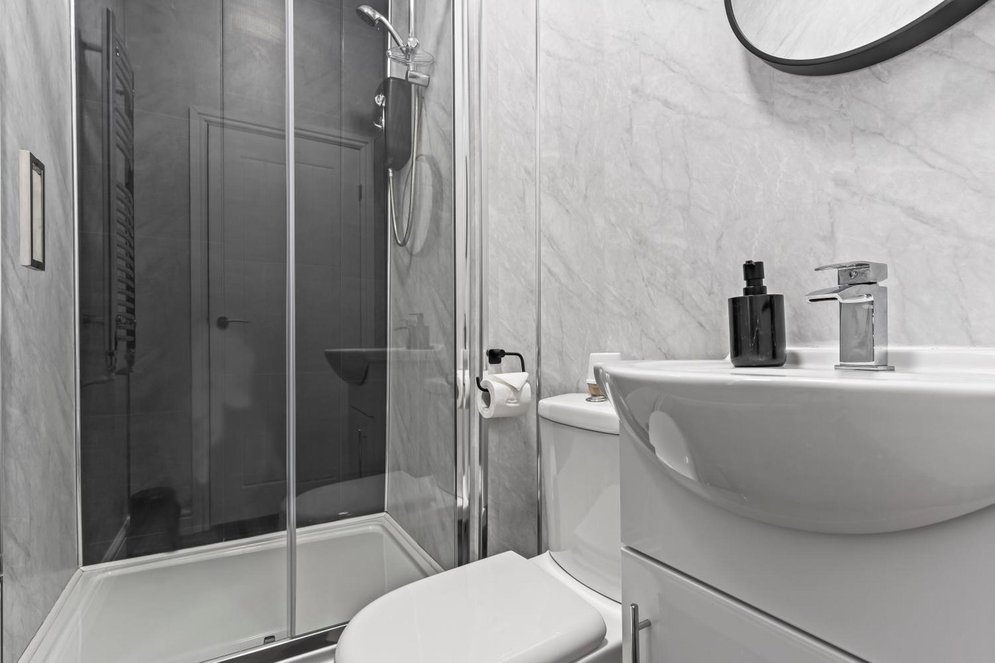 4 Bedroom, 2 Bath In Newcastle Town Centre Extérieur photo