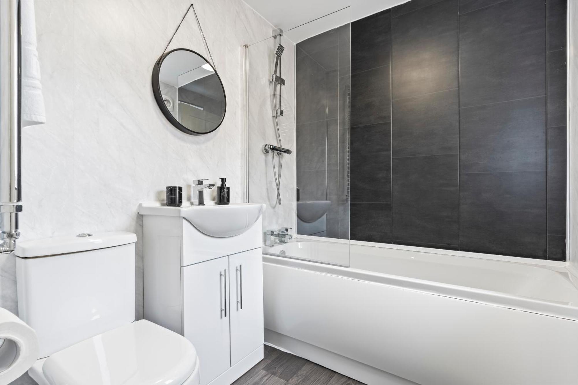 4 Bedroom, 2 Bath In Newcastle Town Centre Extérieur photo